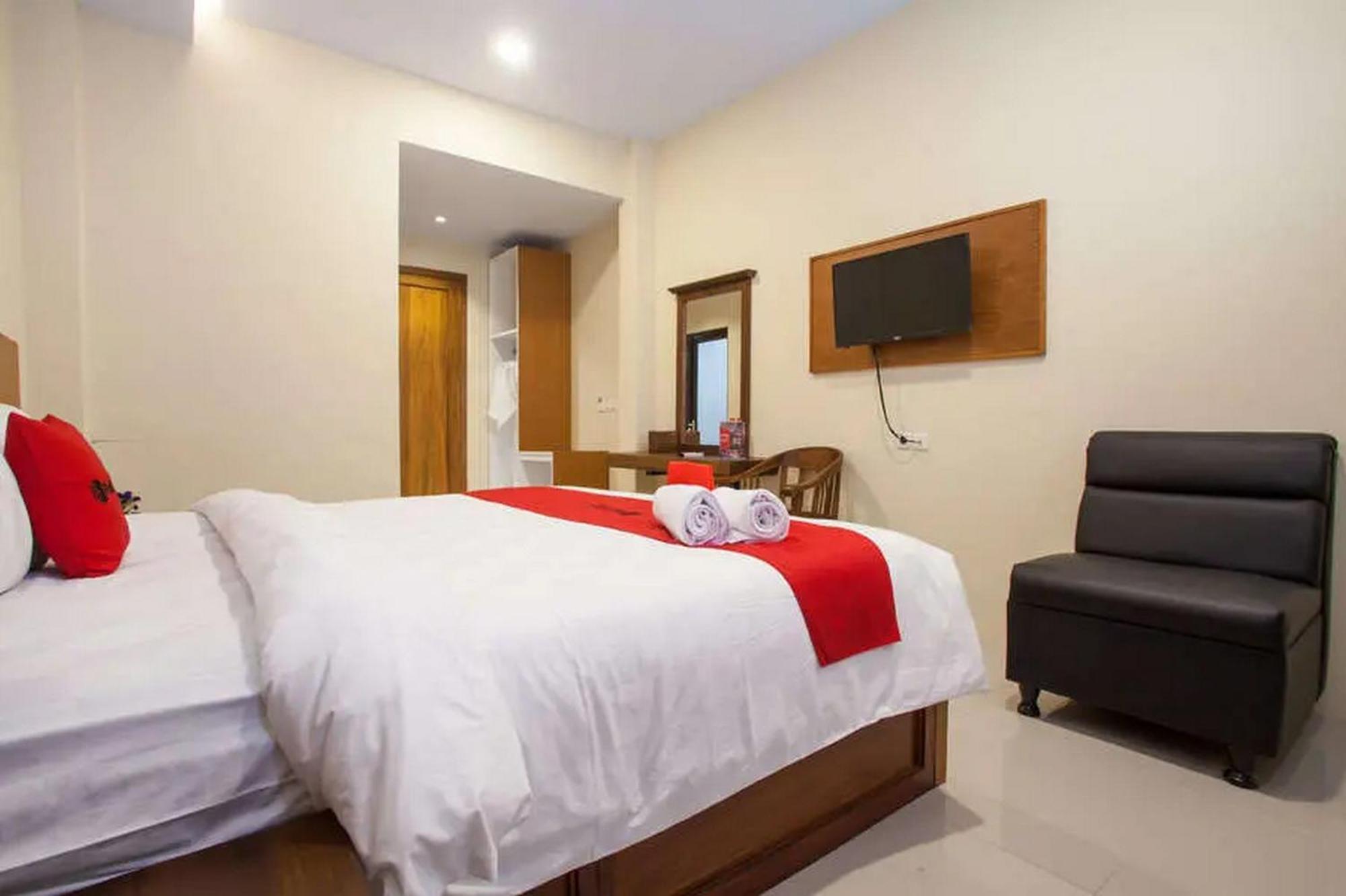 Reddoorz Premium @ Jalan Cengkeh Malang Hotel Eksteriør billede