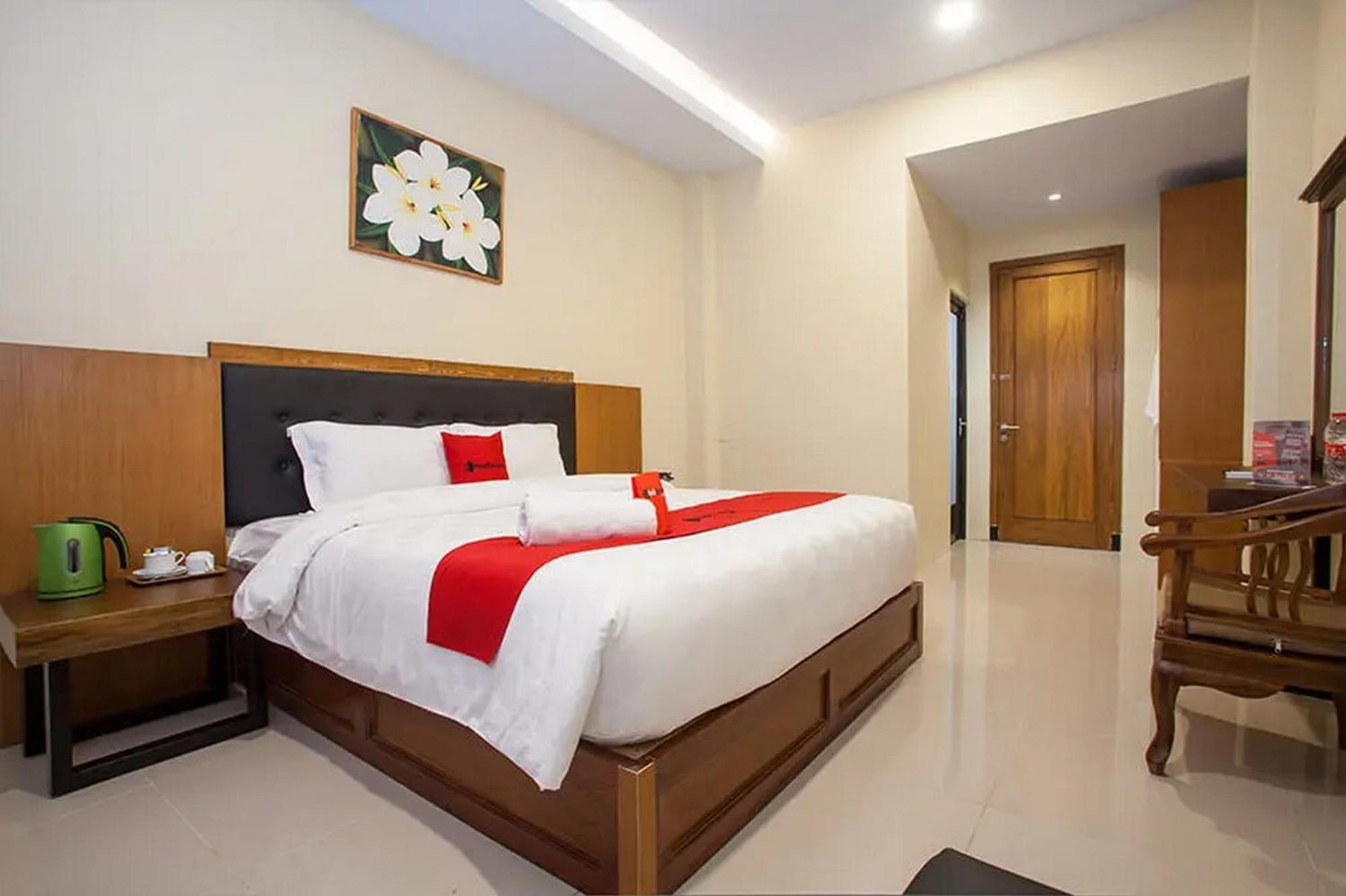Reddoorz Premium @ Jalan Cengkeh Malang Hotel Eksteriør billede
