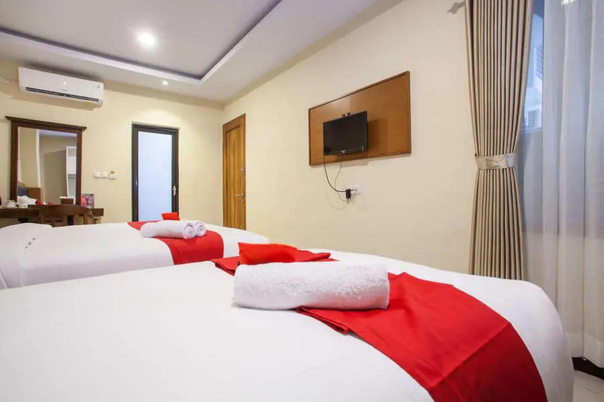Reddoorz Premium @ Jalan Cengkeh Malang Hotel Eksteriør billede
